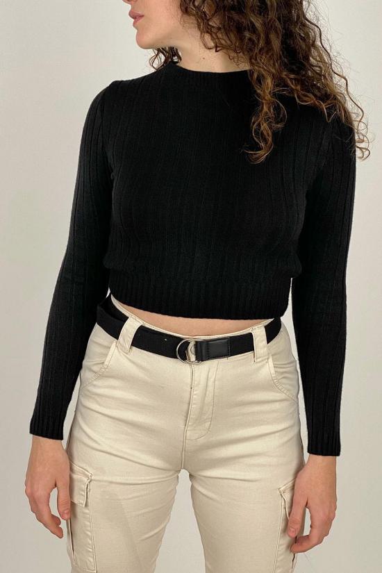 Black knitted cropped pullover