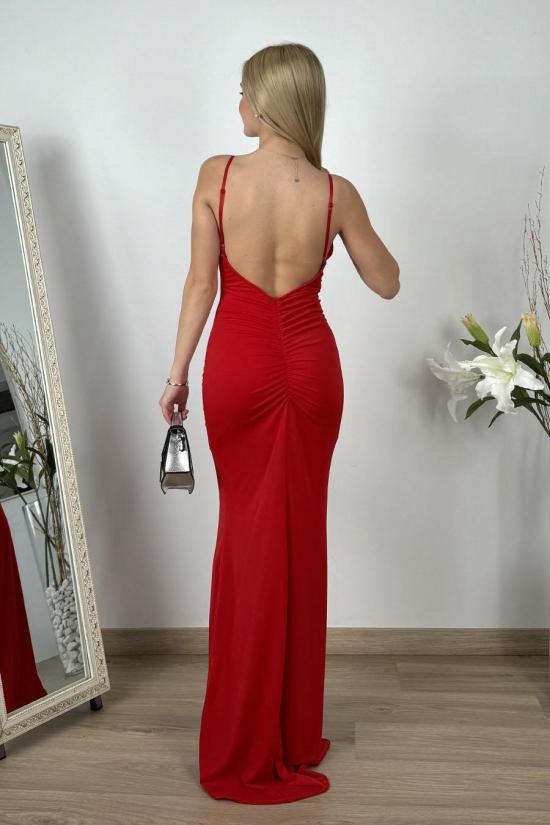 Tight-fitting long red dress