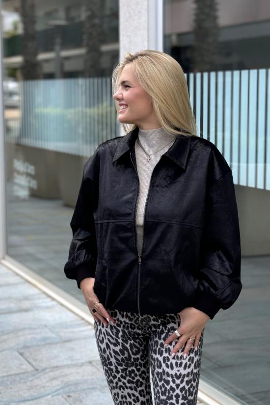 Oversize metallic black jacket