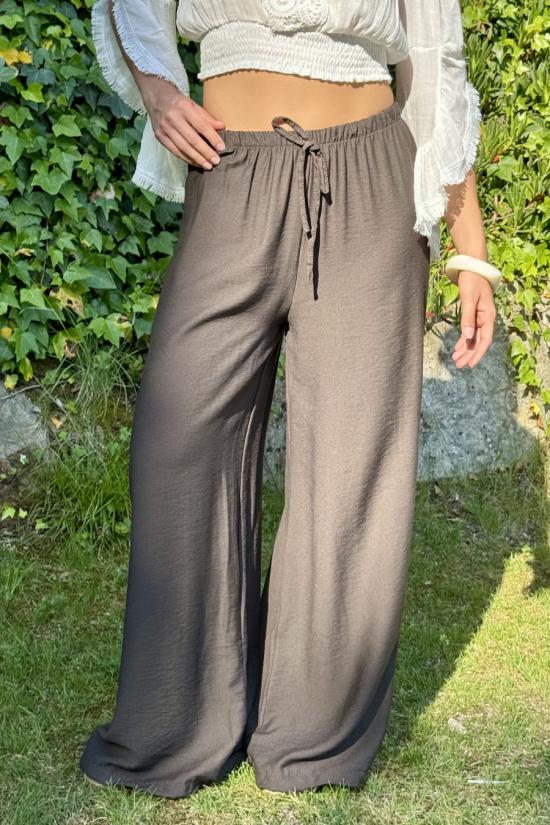 Palazzo flu&iacute;do marr&oacute;n