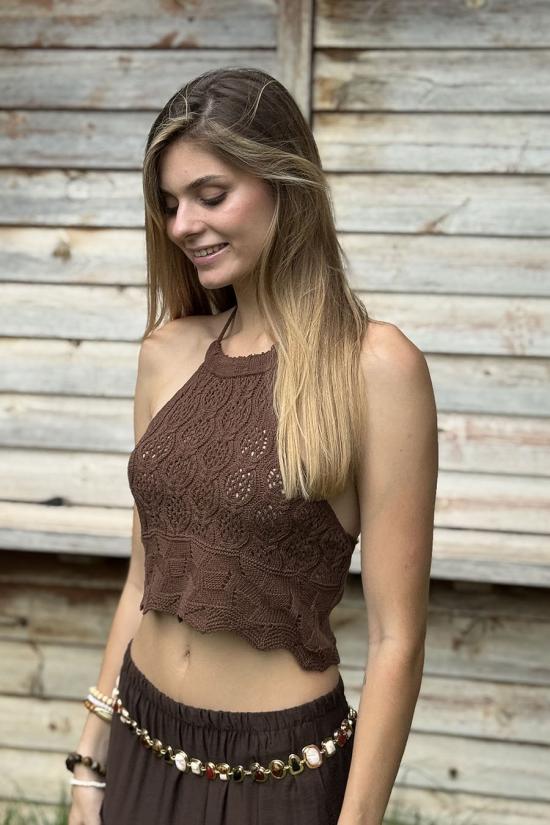 Crop top ganchillo marr&oacute;n