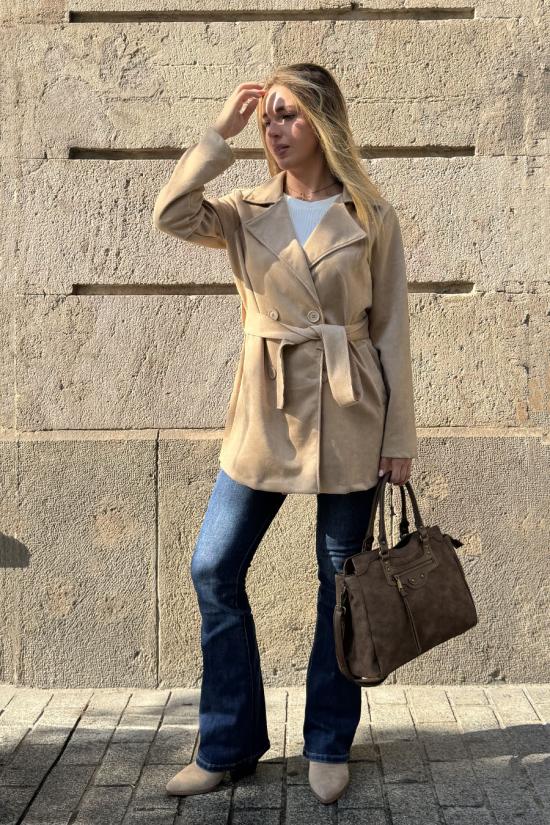 Trench corto antelina c&aacute;mel