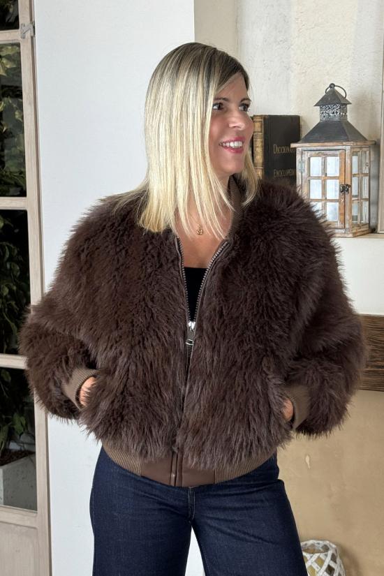 Cazadora efecto pelo marr&oacute;n