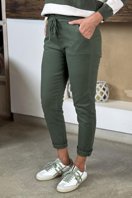 Pantal&oacute;n jogger verde kaki