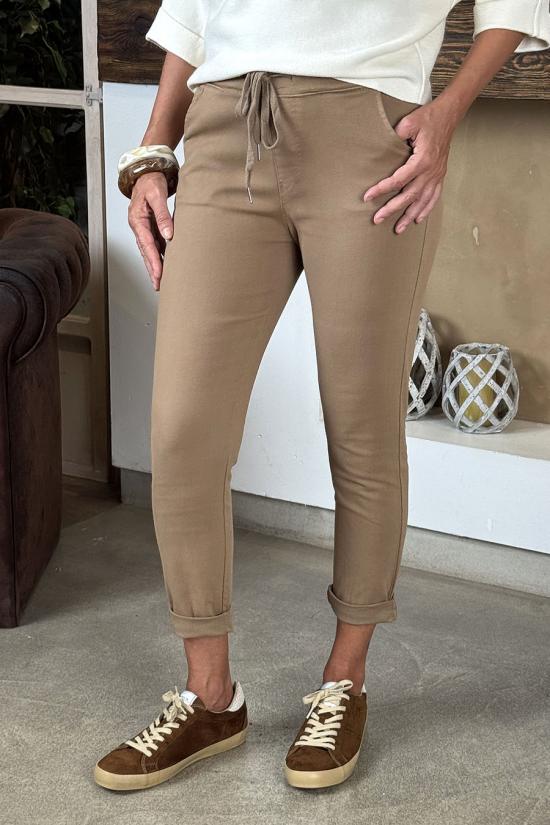 Pantal&oacute;n jogger c&aacute;mel