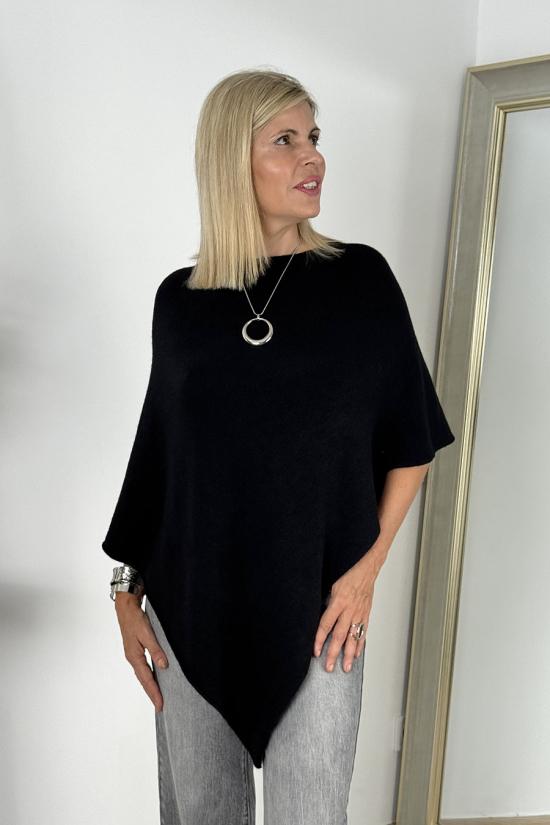 Poncho punto negro