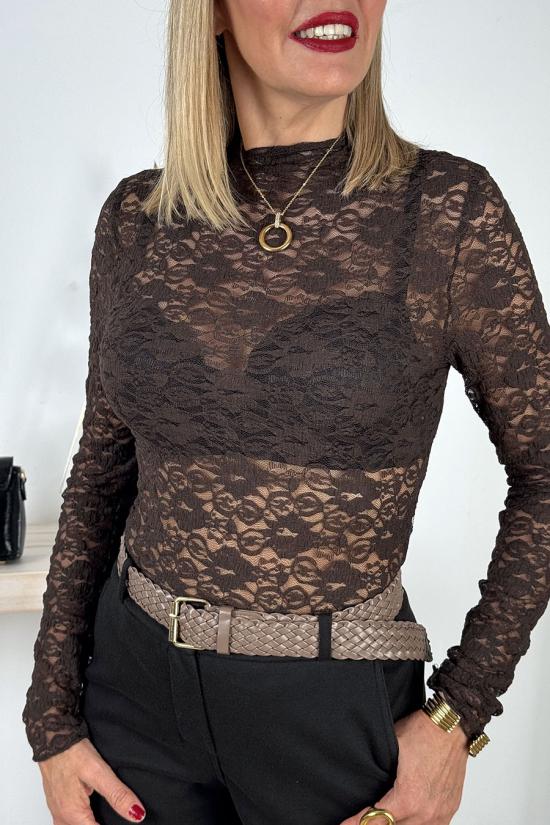 Camiseta blonda marr&oacute;n