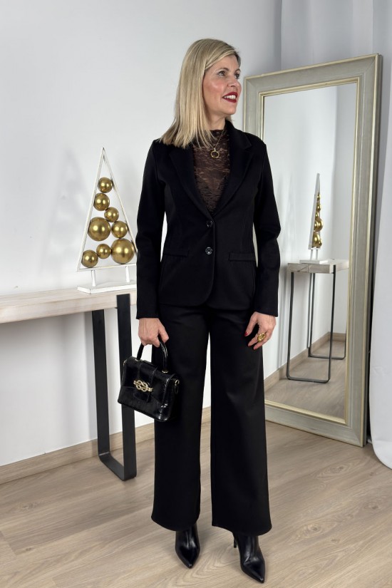 Americana de pa&ntilde;o negra